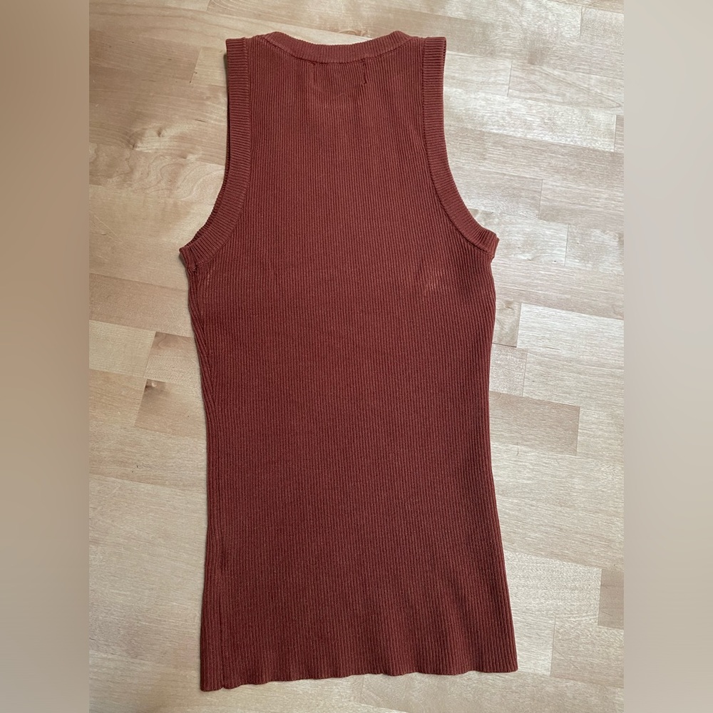 DISSH Rust Ribbed Tank Top - Picture 3 of 6